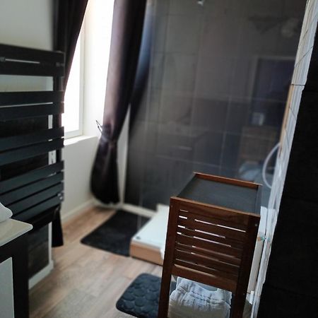 Отель Les 2 Tours Chenay  Экстерьер фото